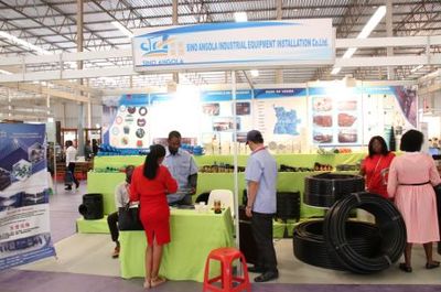 安哥拉工業博覽會上的特殊“講解員” 會展服務的新亮點